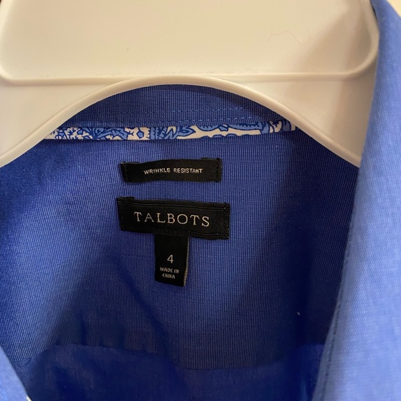 Wrinkle resistant size 4 sleeveless button down shirt. Like new! - Picture 3 of 4